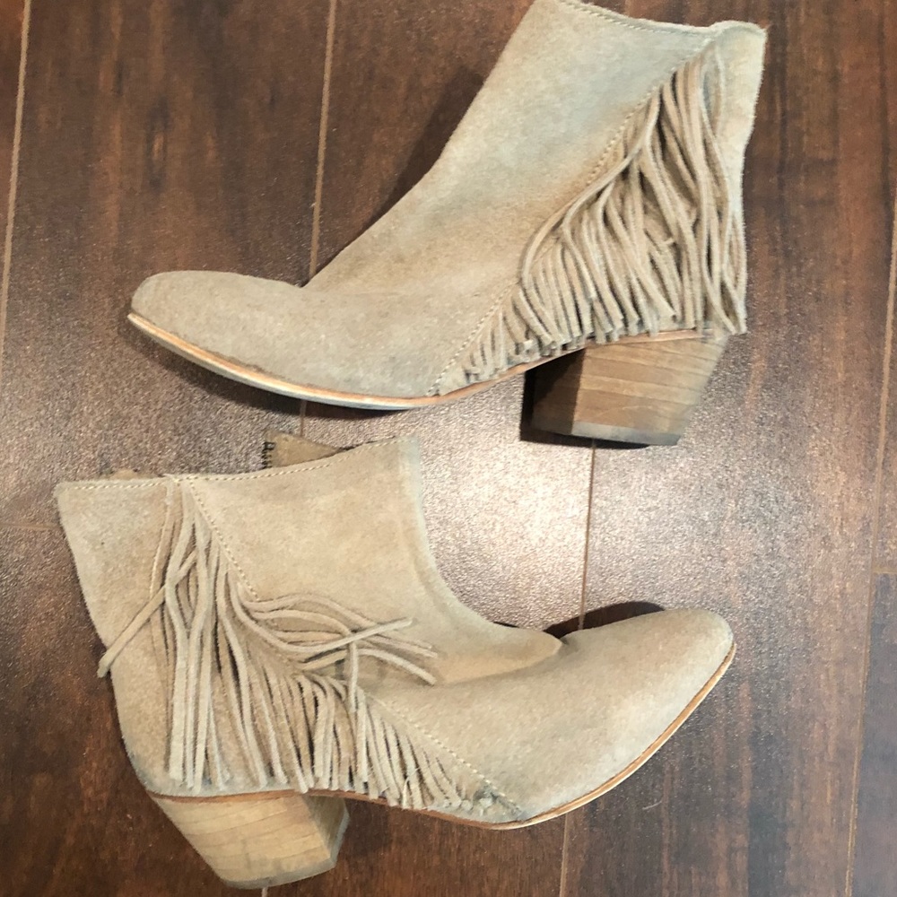 Fringe bootie
